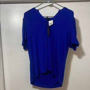 NWT 
Cable gauge Blue Women's Top medium